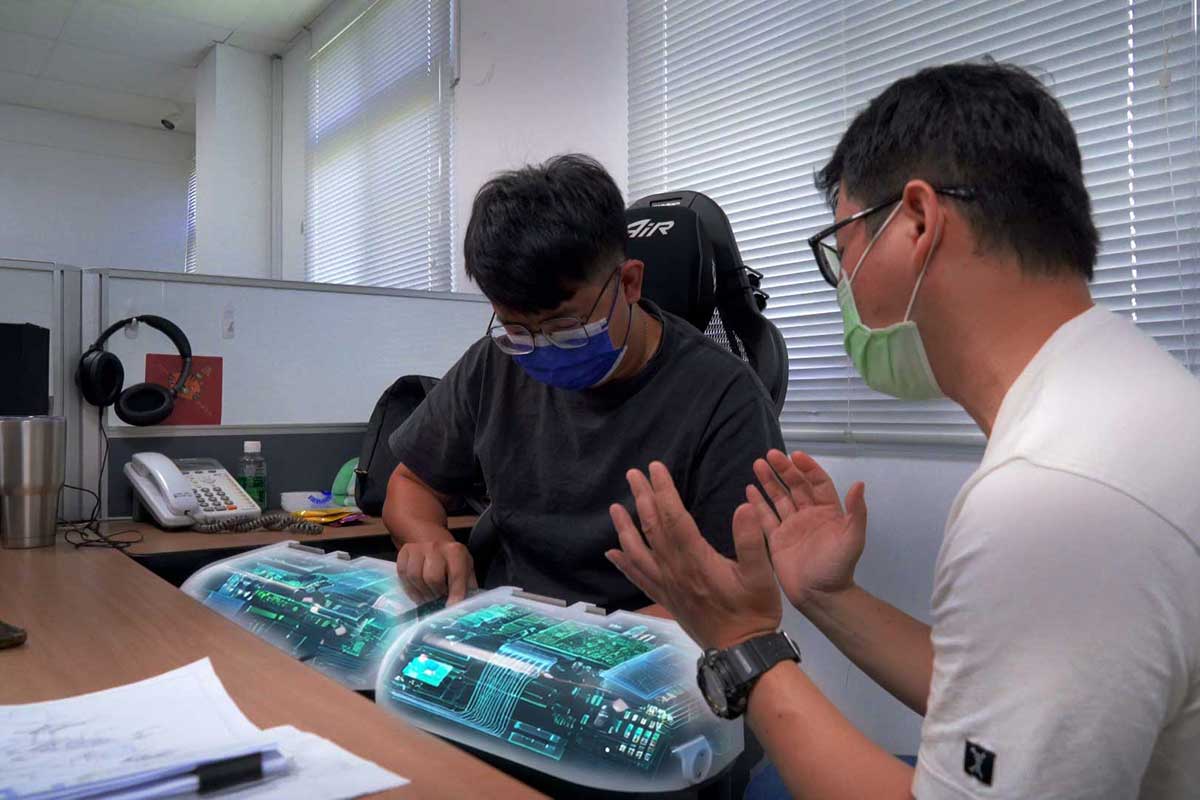 鴻匠科技硬體設計專為餐飲業高負載場景打造，通過工業級嚴苛考驗，確保連續運作穩定性。