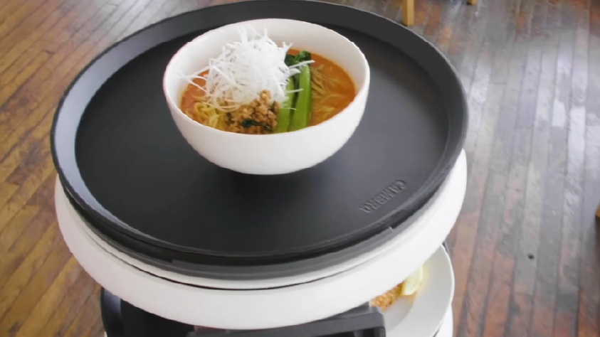 Servi 送餐機器人（Bear Robotics）